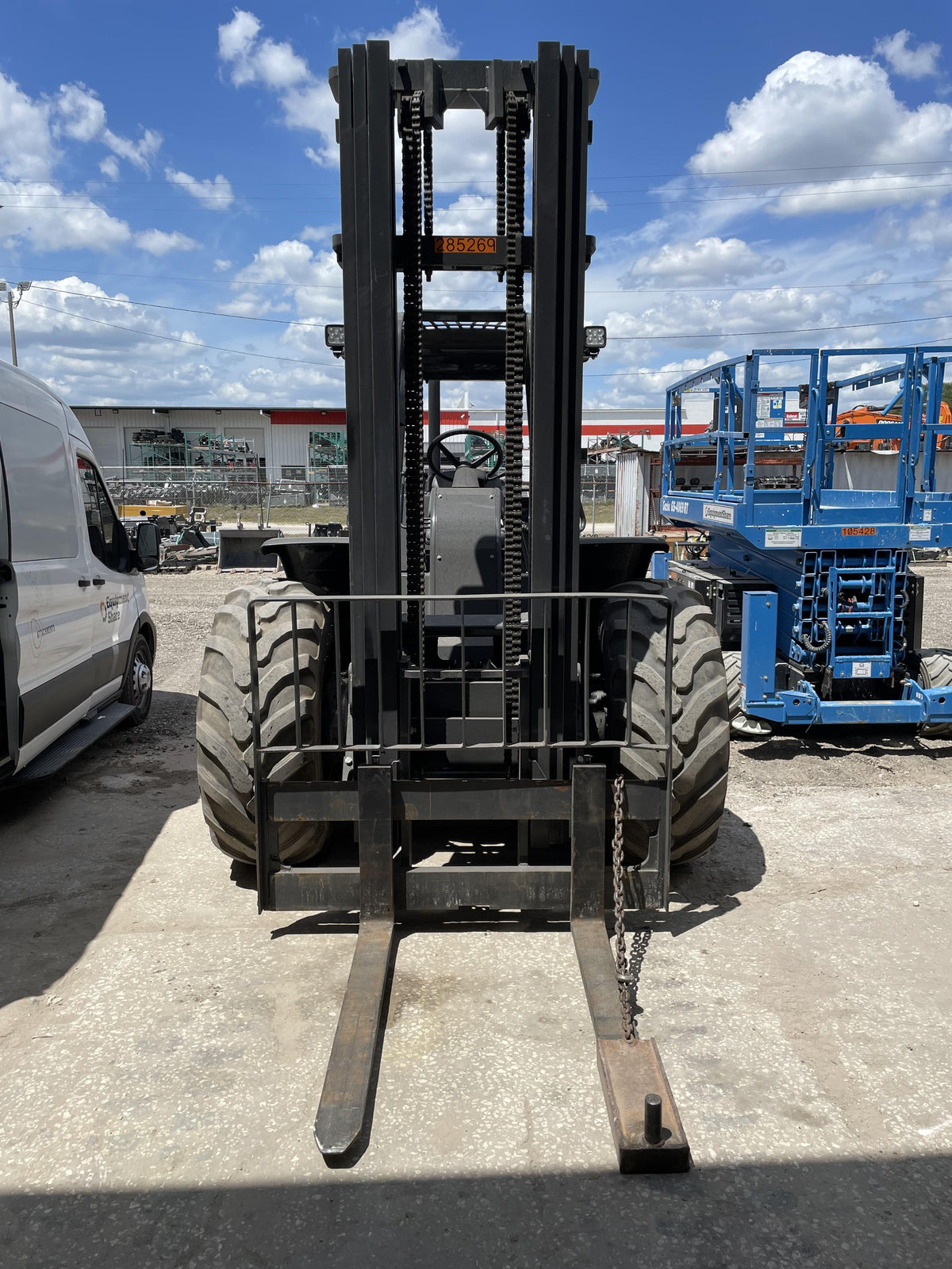 2023 CASE 588H