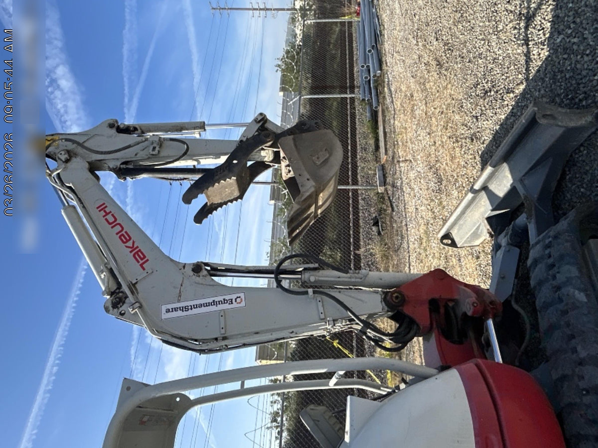 2022 TAKEUCHI TB235-2R