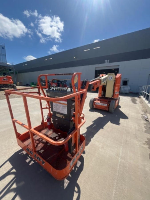 2019 JLG E300AJP