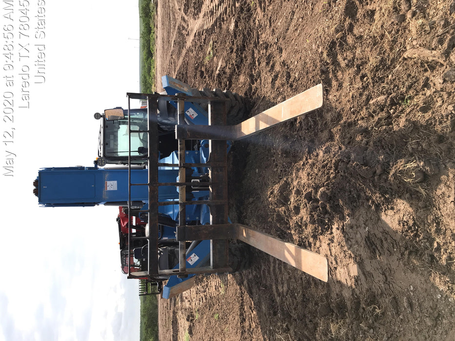 2018 Genie GTH-1056 Genie GTH-1056 w/Enclosed Cab w/HVAC, Work Lights, Solid Tires, Beacon, 60" Carriage and Forks