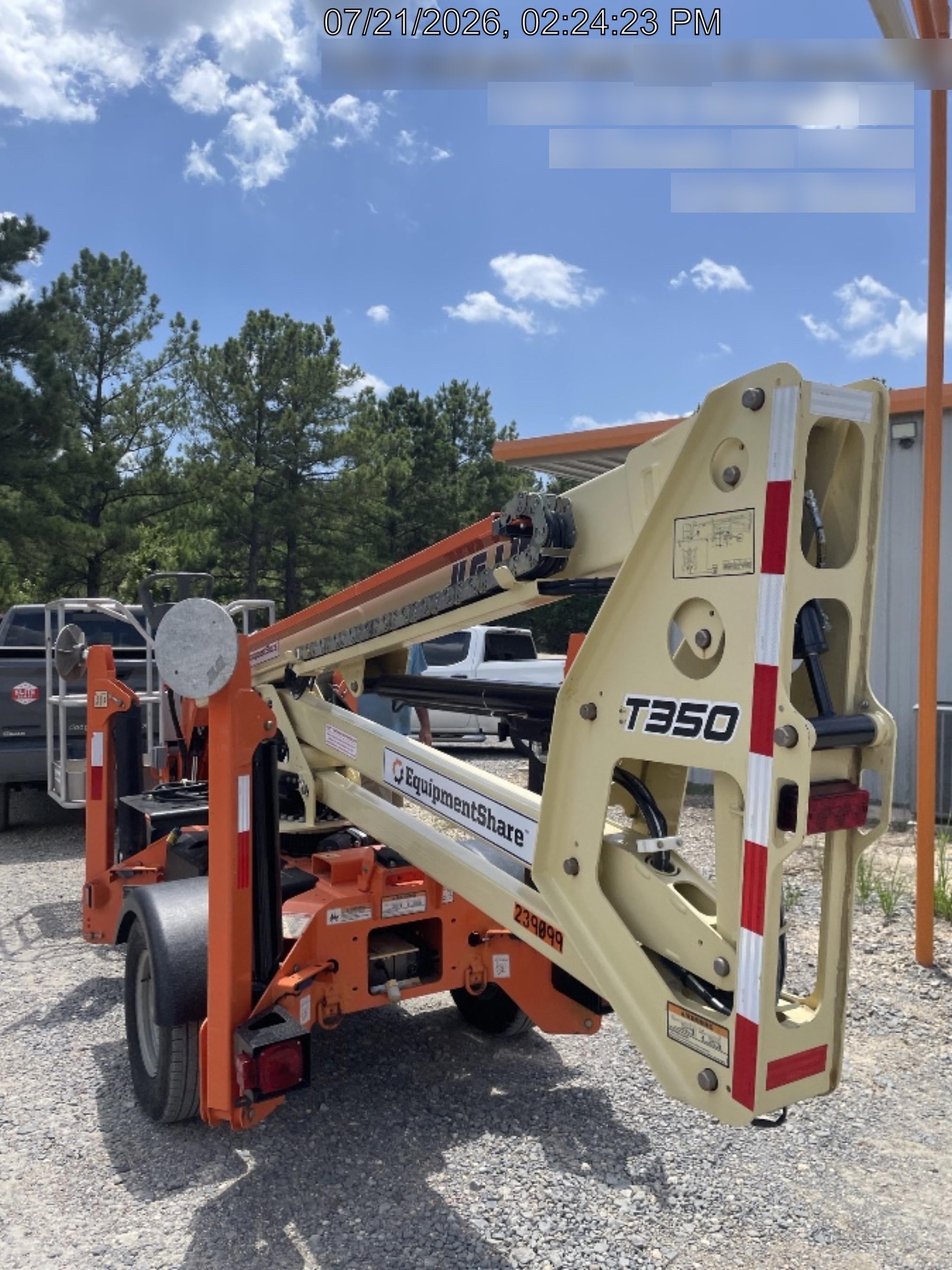 2022 JLG T350