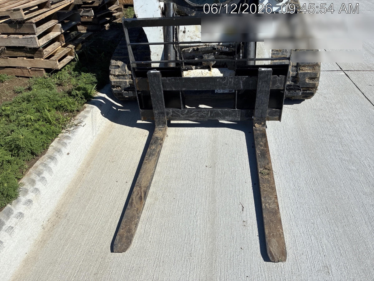 2025 ARROW MATERIAL HANDLING 24" Pallet Fork Frame