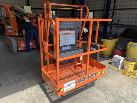 2021 JLG E300AJP