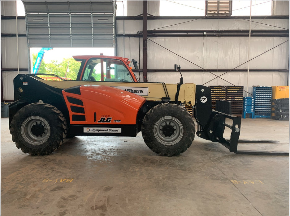 2022 JLG 1732