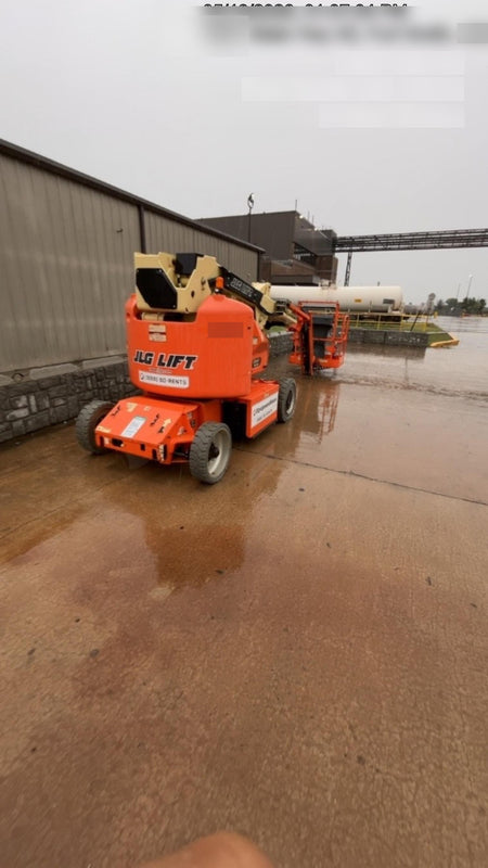 2019 JLG E400AJPN