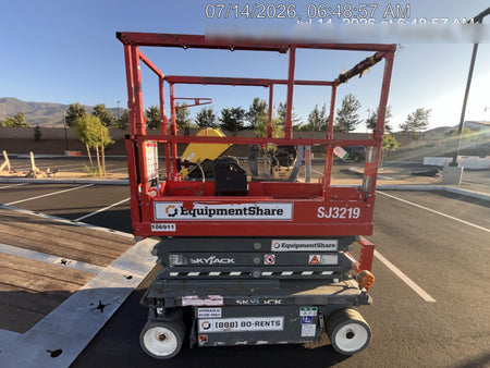 2020 Skyjack SJIII-3219 Solid NM Tires, Half height spring hinged entry gate, Dual Beacons, 800W Inverter