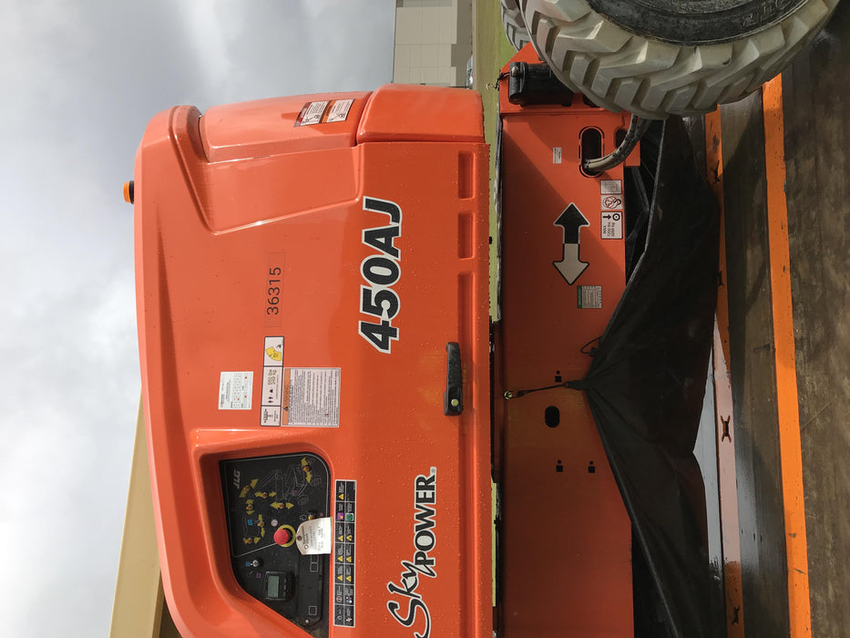 2019 JLG 450AJ