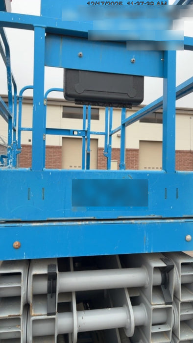 2019 Genie GS-4047 Folding rails with half height swing gate