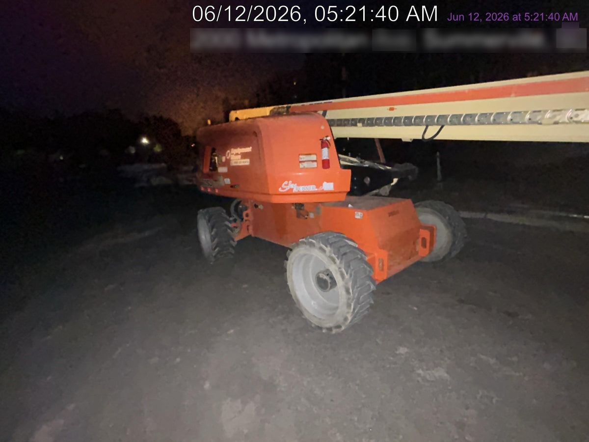 2022 JLG 660SJ