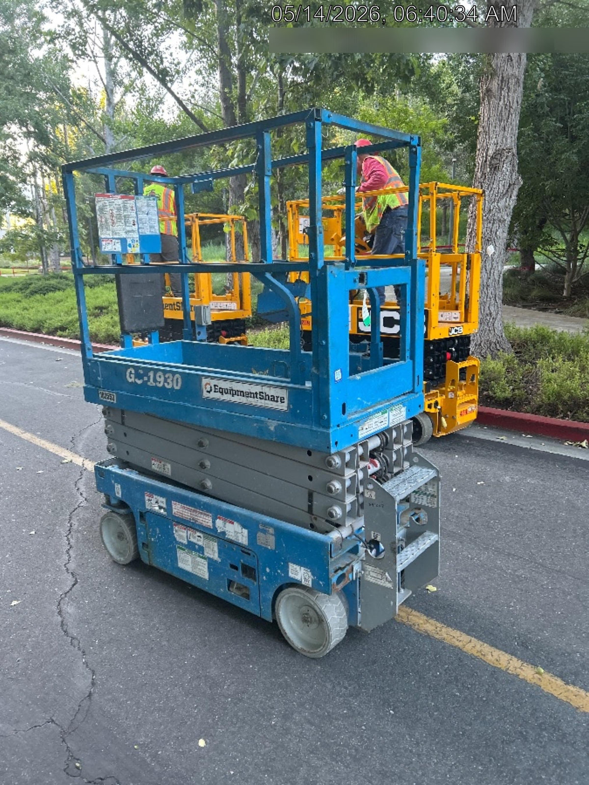 2020 Genie GS-1930 Solid Non Marking Tires, Beacon, Folding rails with half height swing gate, 800W Inverter