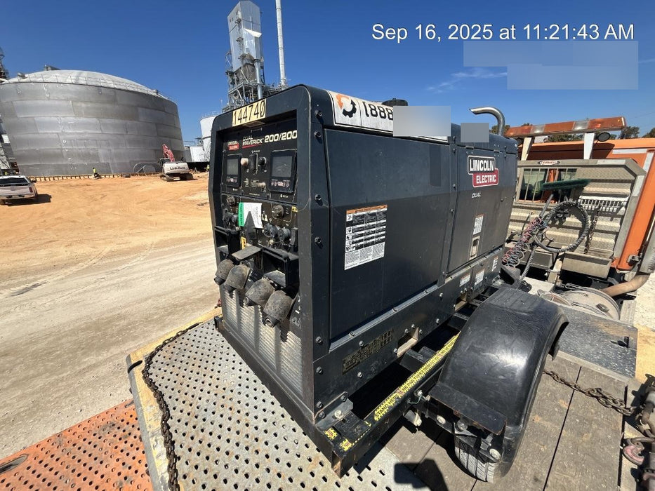 2021 Lincoln Electric Dual Maverick 200/200X Ready Pak 3 (includes trailer, cable rack, fender light kit)