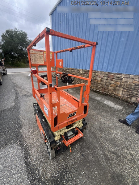 2021 JLG ES1330L