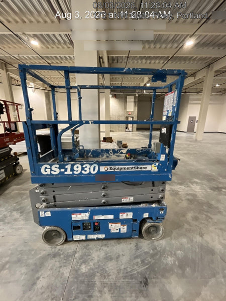 2020 Genie GS-1930 Solid Non Marking Tires, Beacon, Folding rails with half height swing gate, 800W Inverter