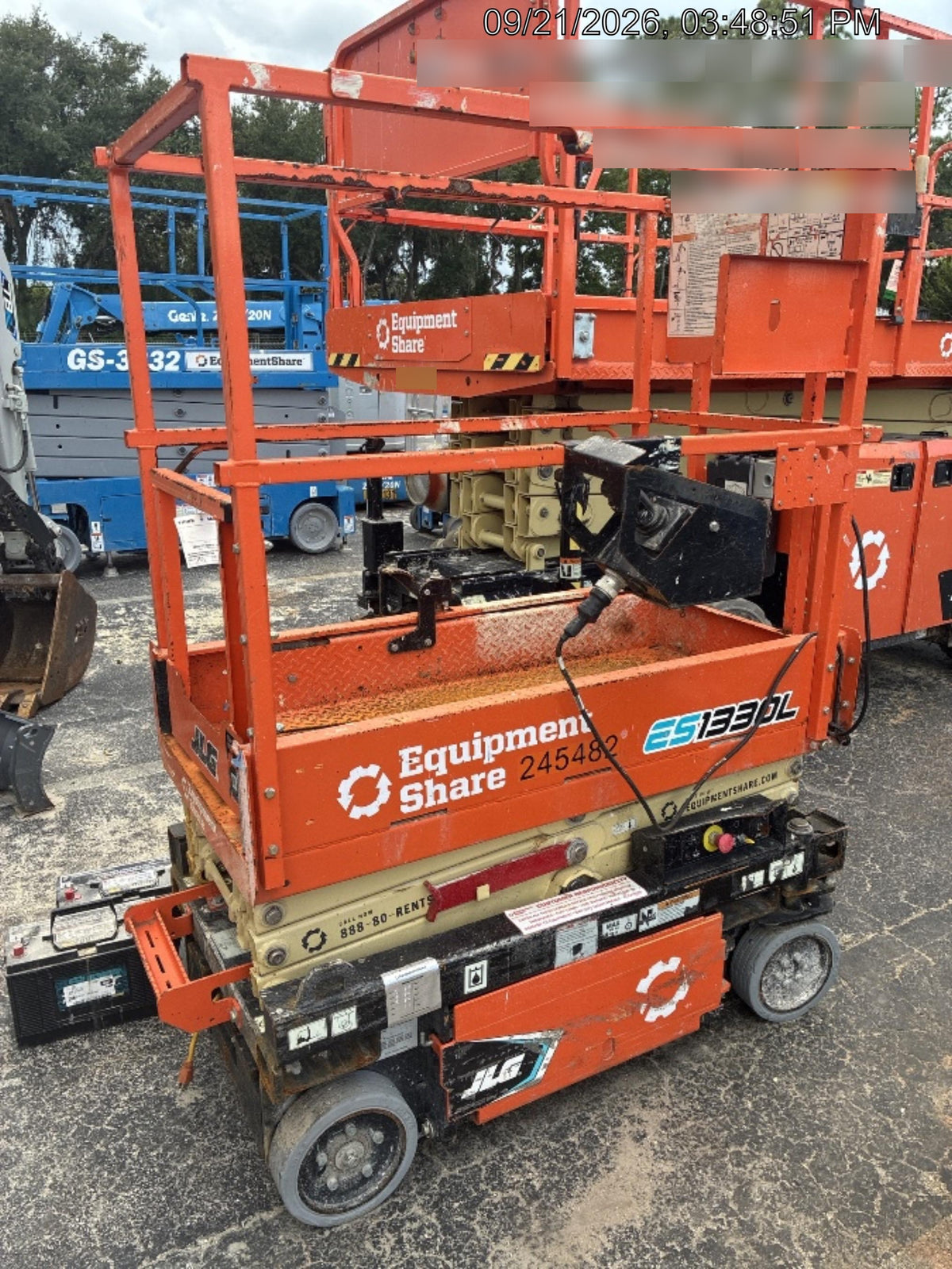 2022 JLG ES1330L