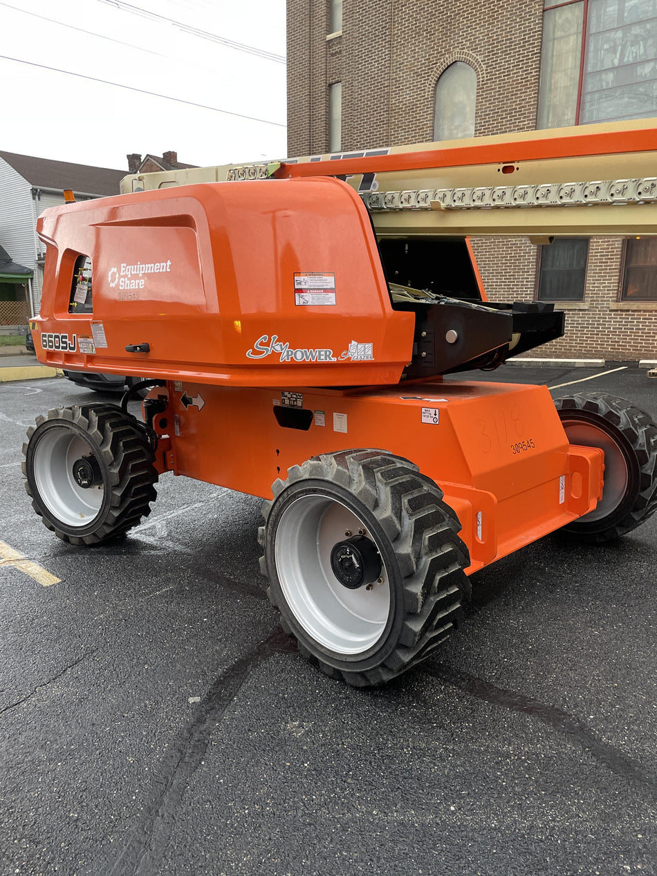 2023 JLG 660SJ