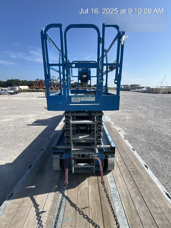 2019 Genie GS-4047 Folding rails with half height swing gate