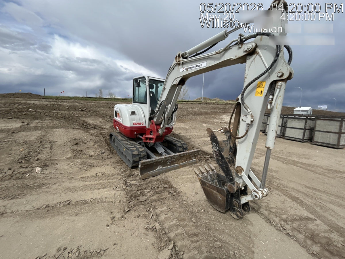 2022 TAKEUCHI TB250-2CR