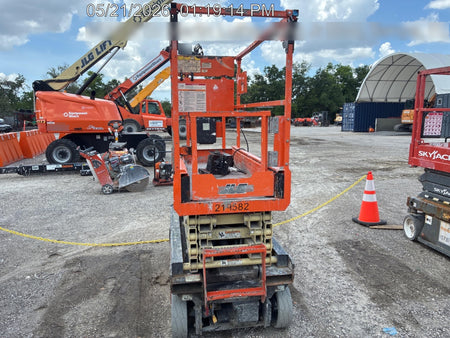 2022 JLG ES1932