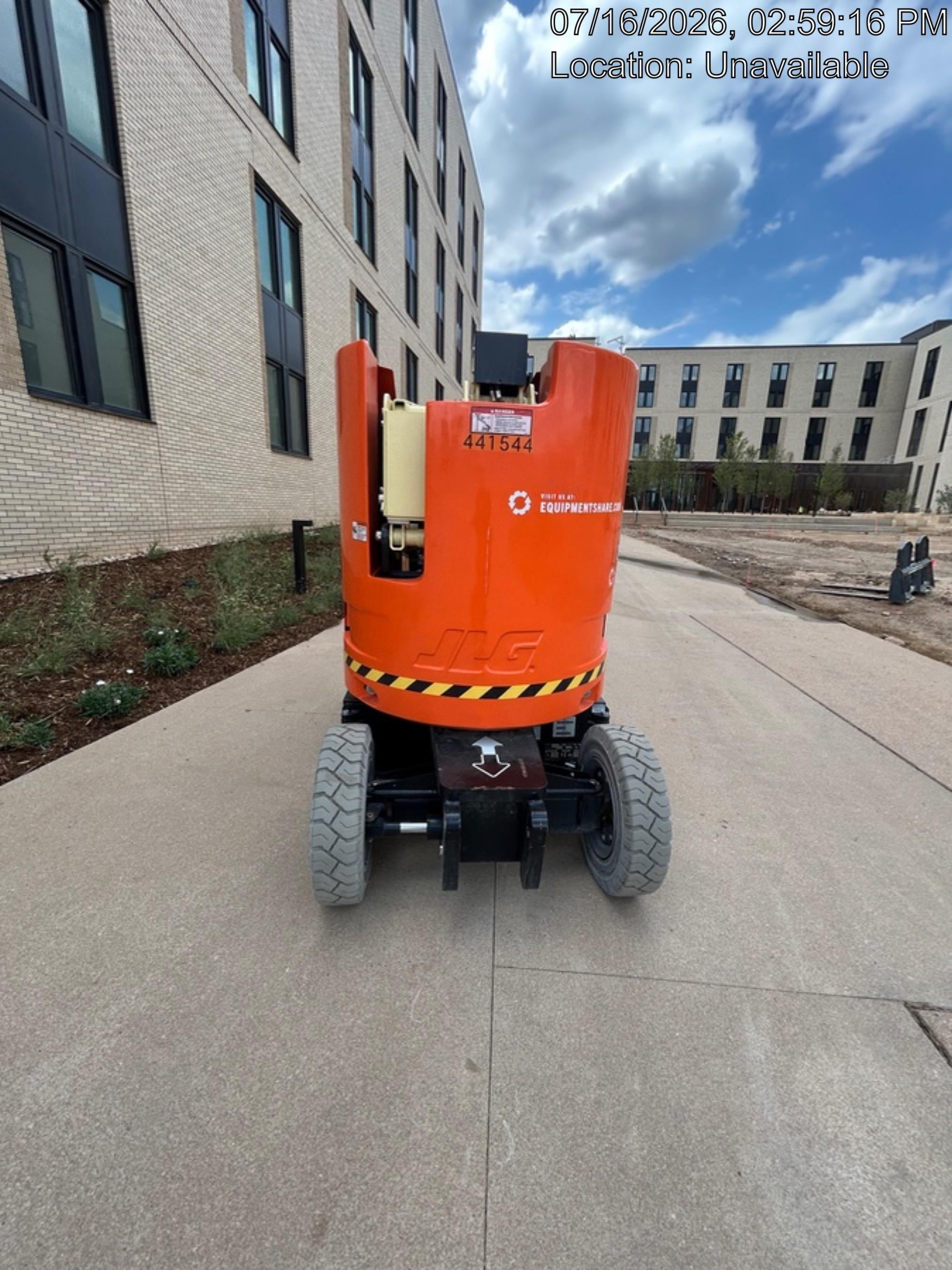 2024 JLG E300AJP