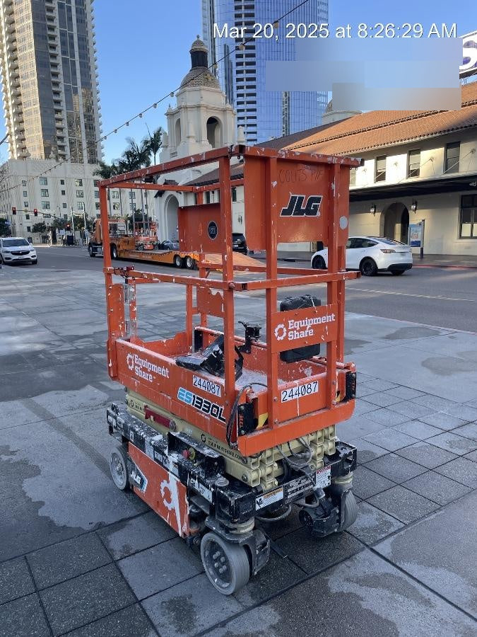 2022 JLG ES1330L