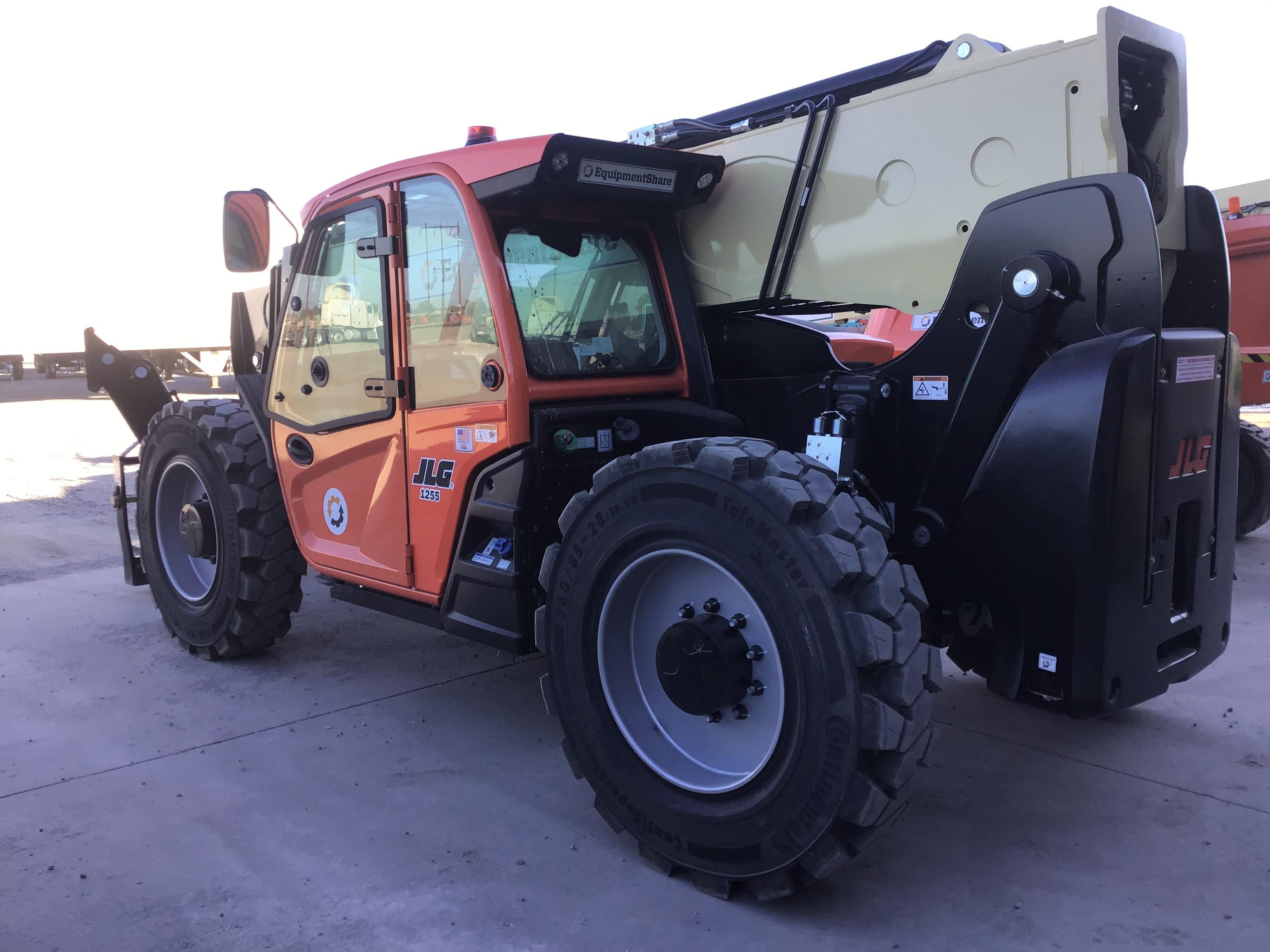 2020 JLG 1255