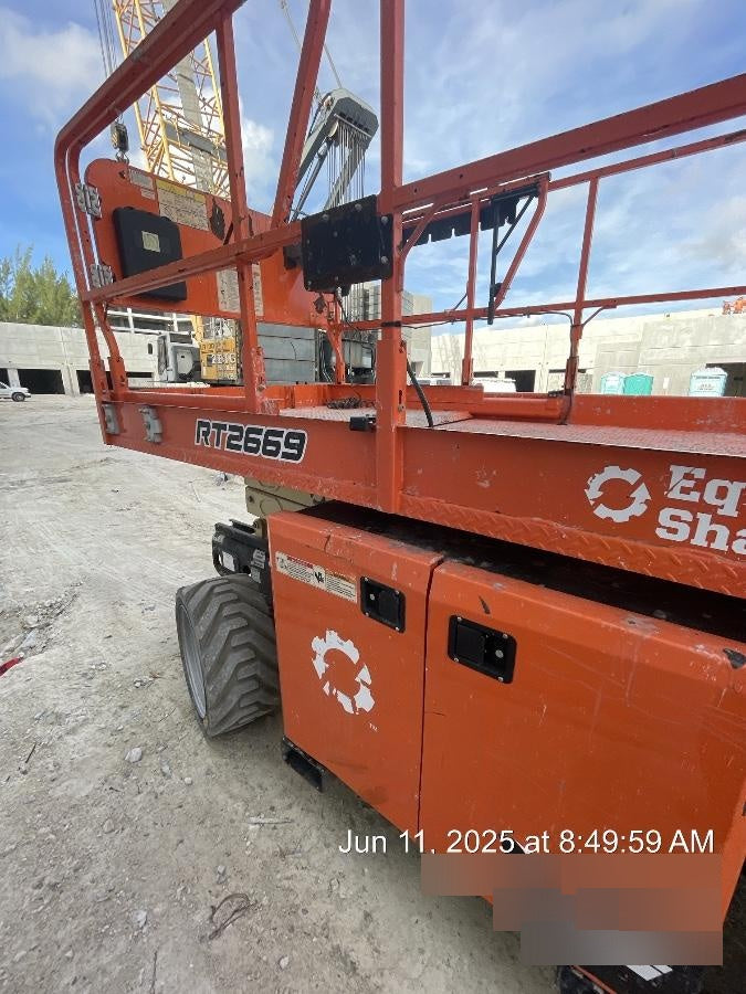 2022 JLG RT2669