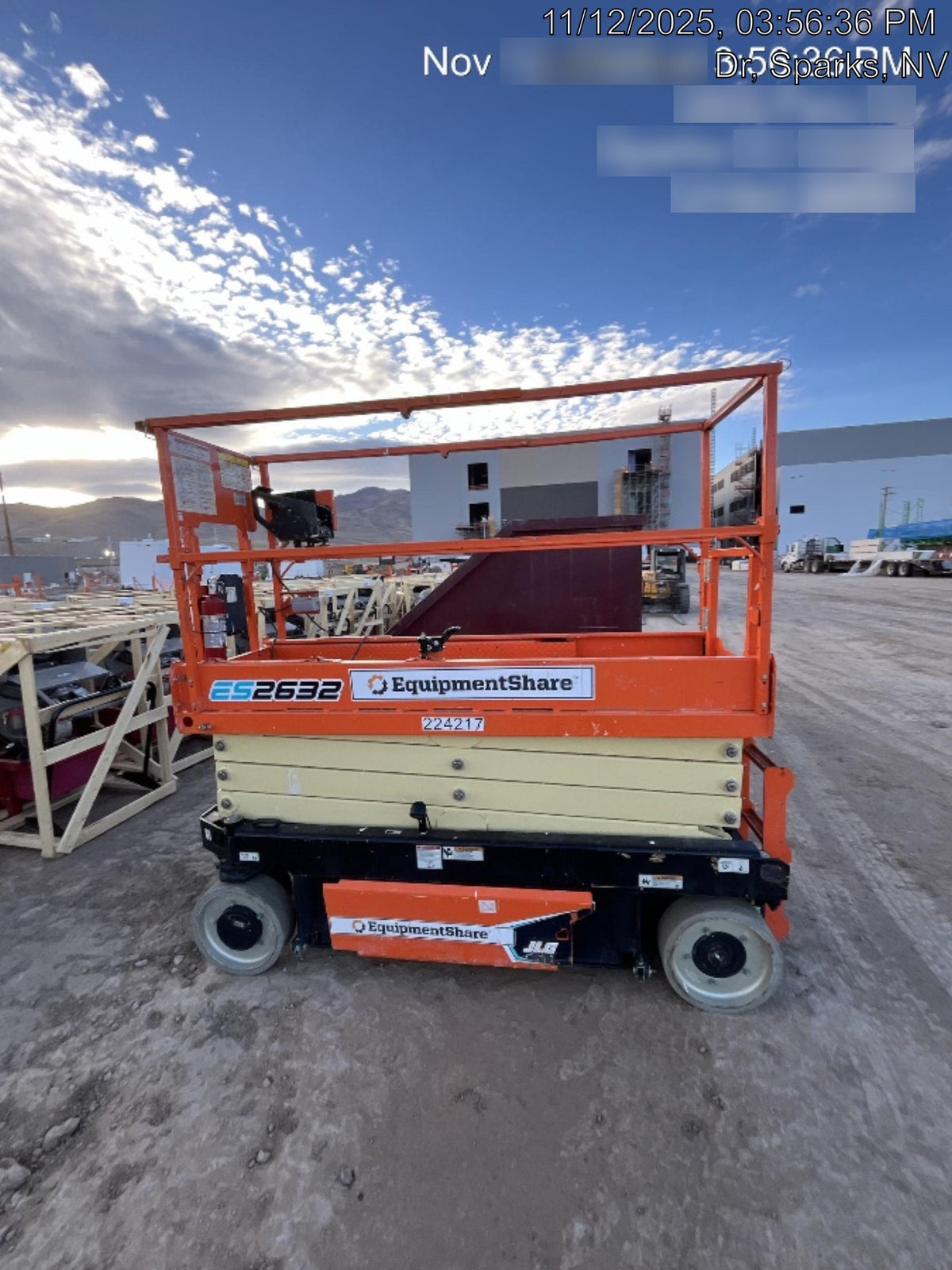 2022 JLG ES2632