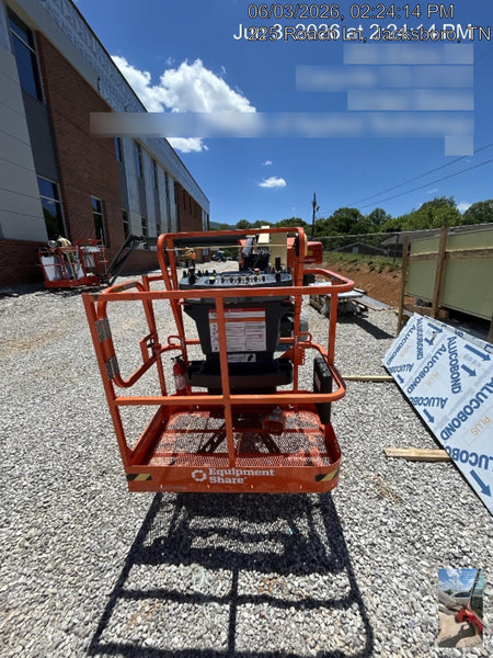2025 JLG E300AJP