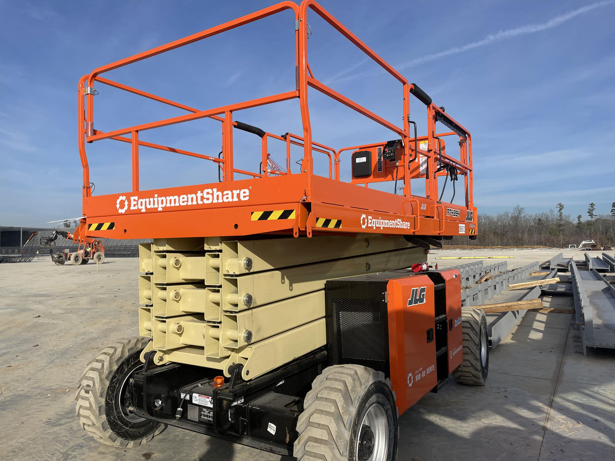 2022 JLG RT4394