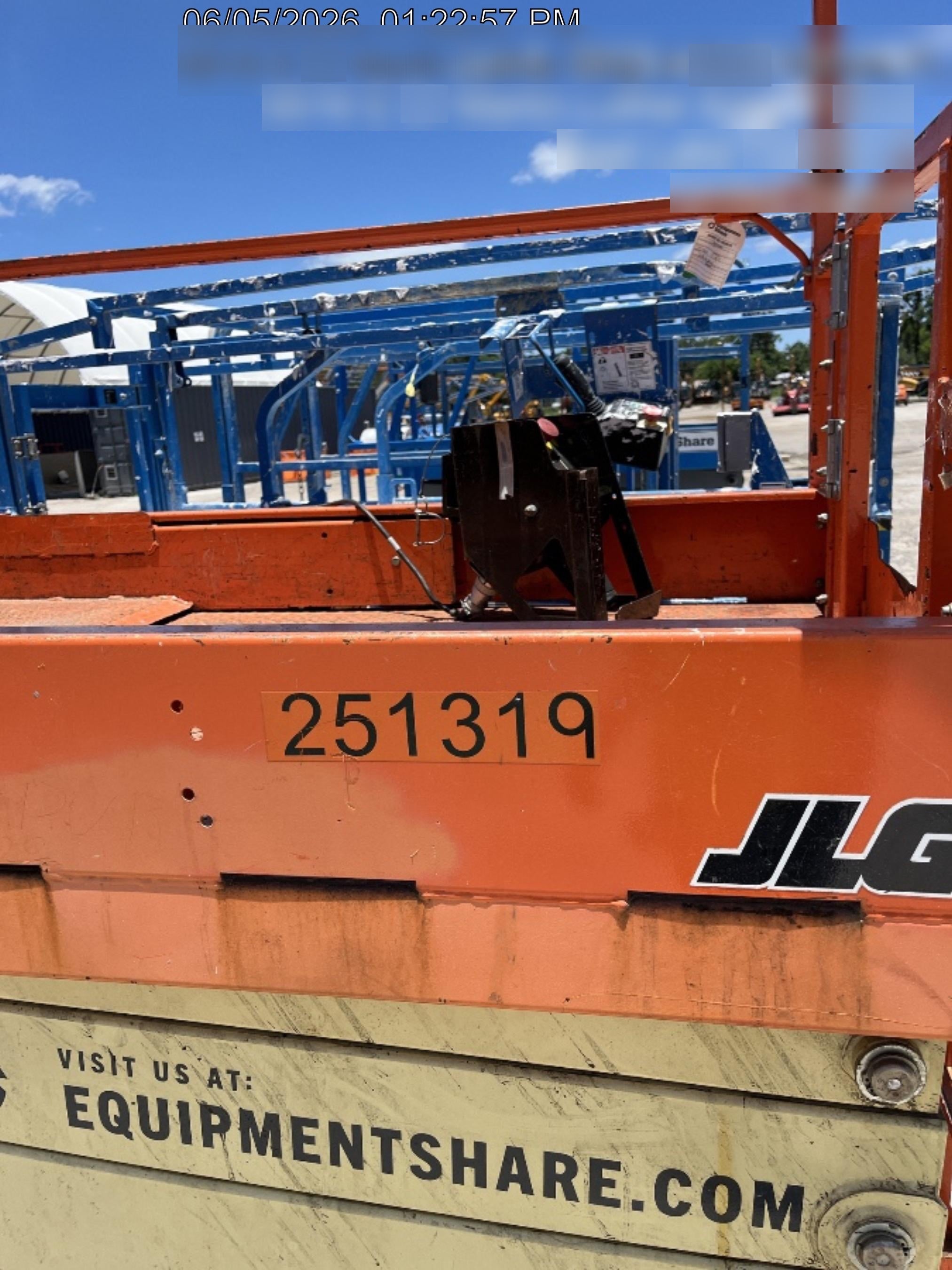 2022 JLG ES3246