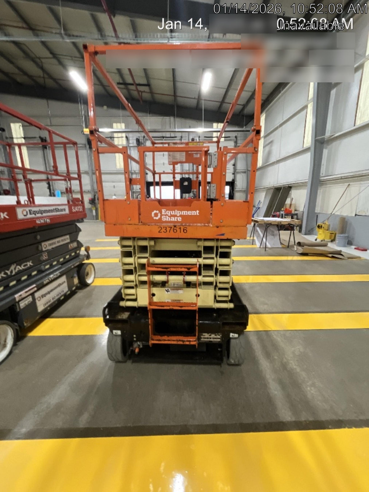 2022 JLG ES3246