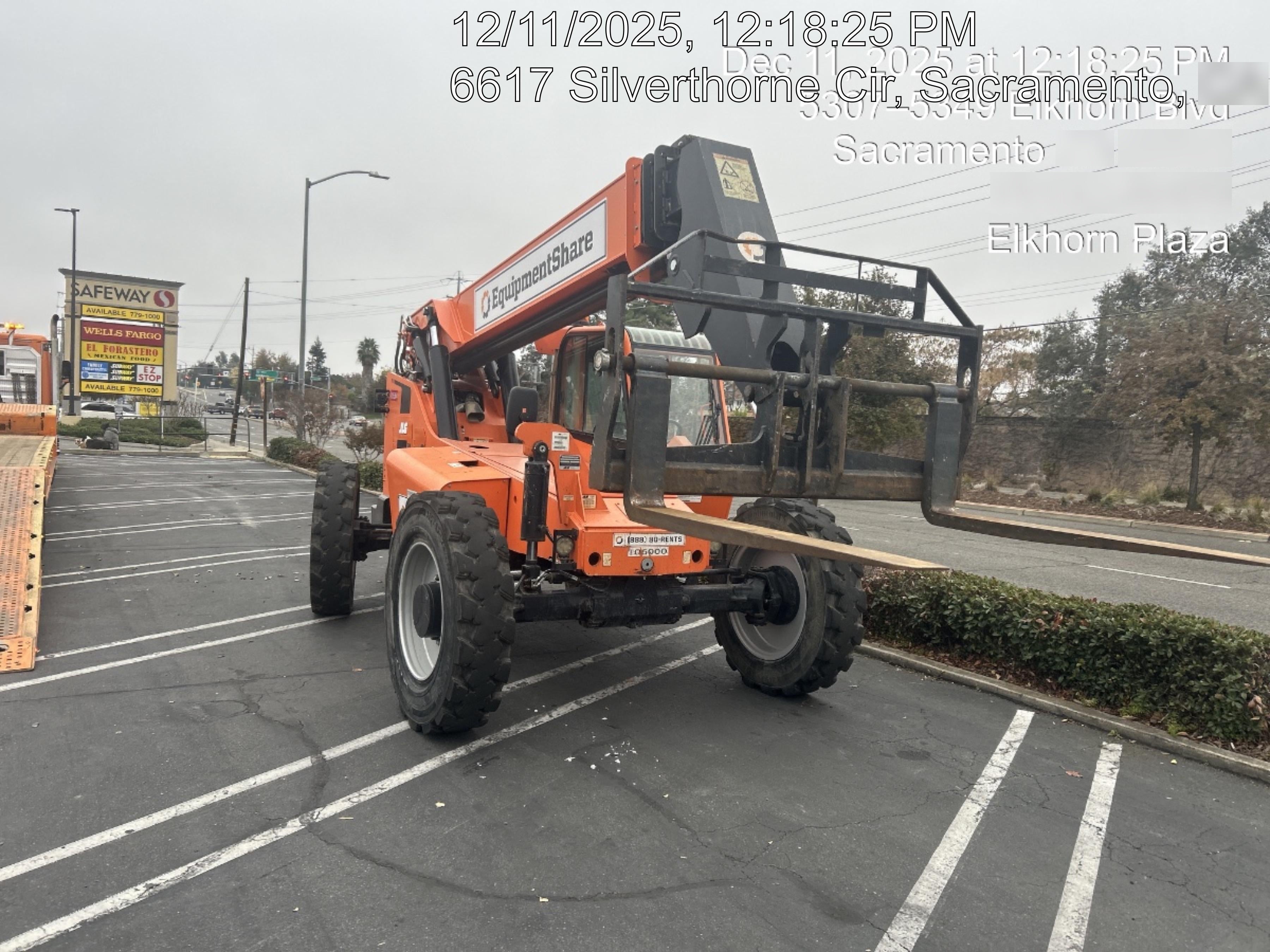 2020 Skytrak 8042 Cab/Heat/Air, Solid Tires, Work Lights, Beacon, Aux Hydraulics, Back up Alarm, Lifting Eye, ES Decals