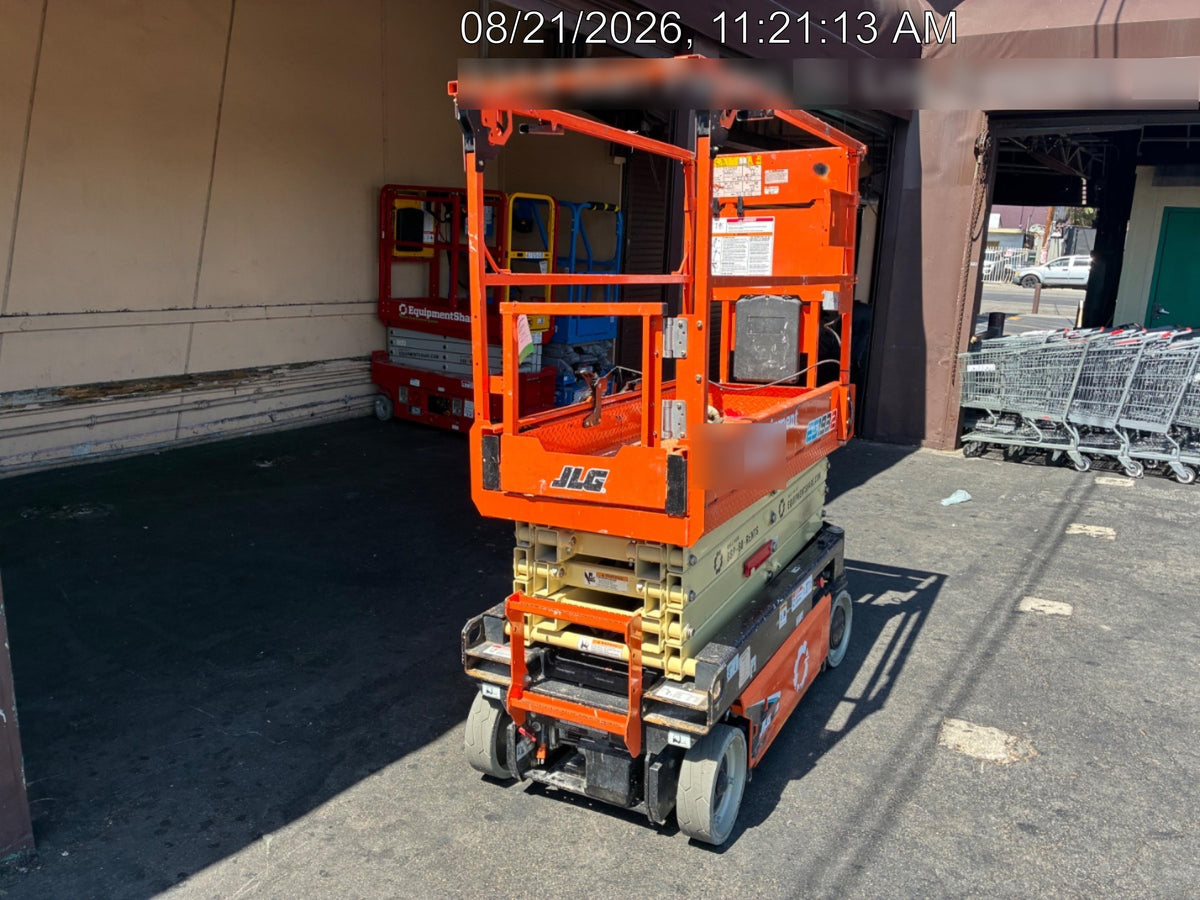 2023 JLG ES1932