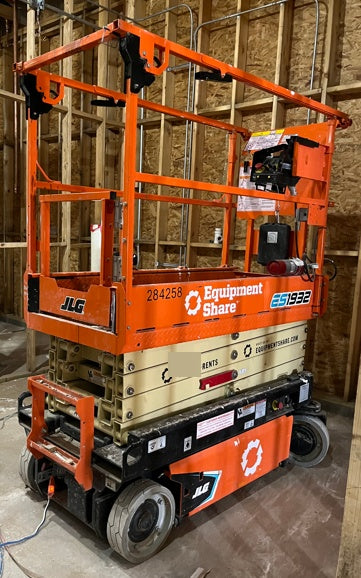 2022 JLG ES1932