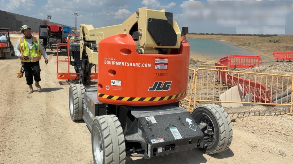 2026 JLG E450AJ