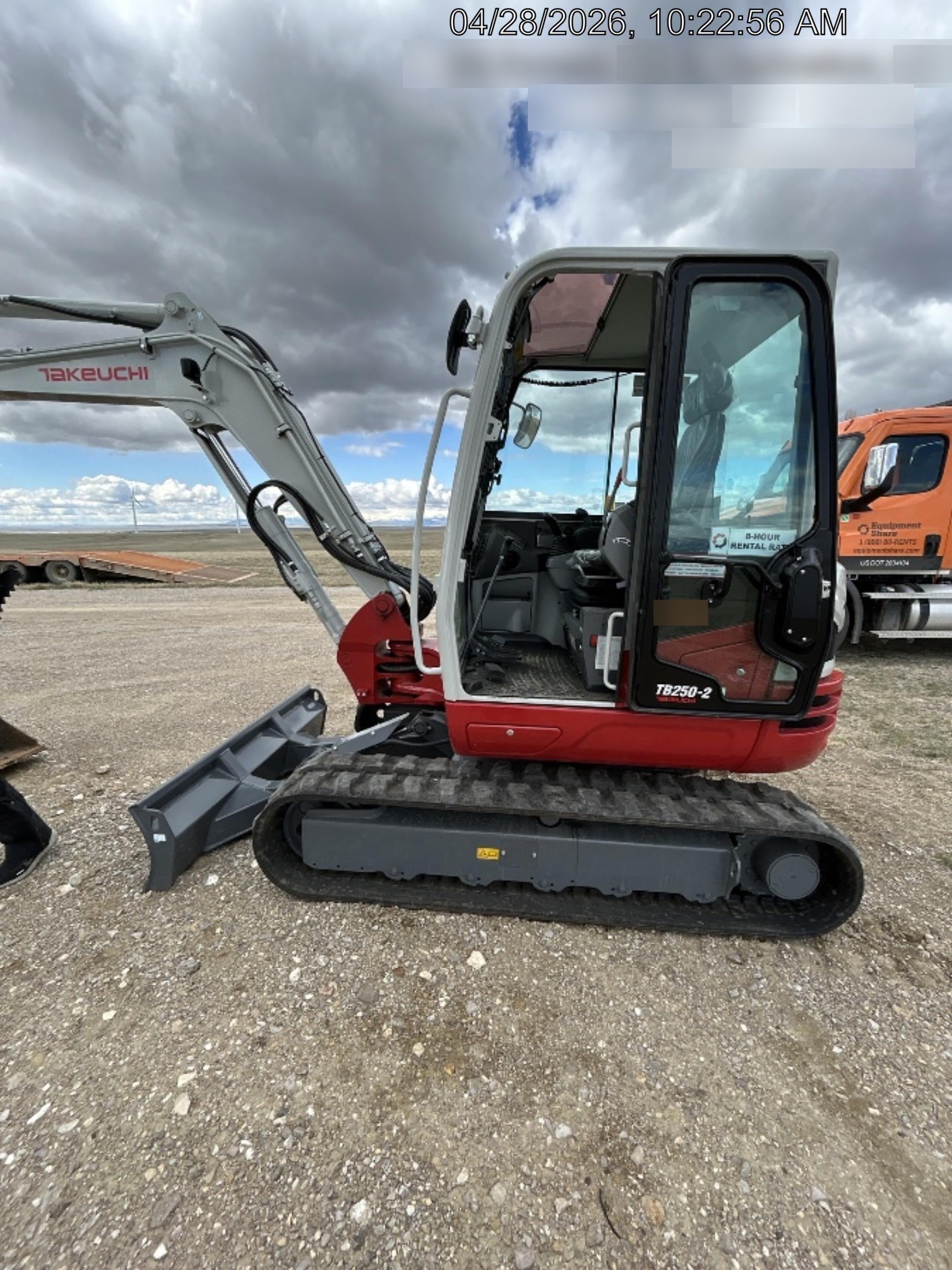 2024 TAKEUCHI TB250-2CR