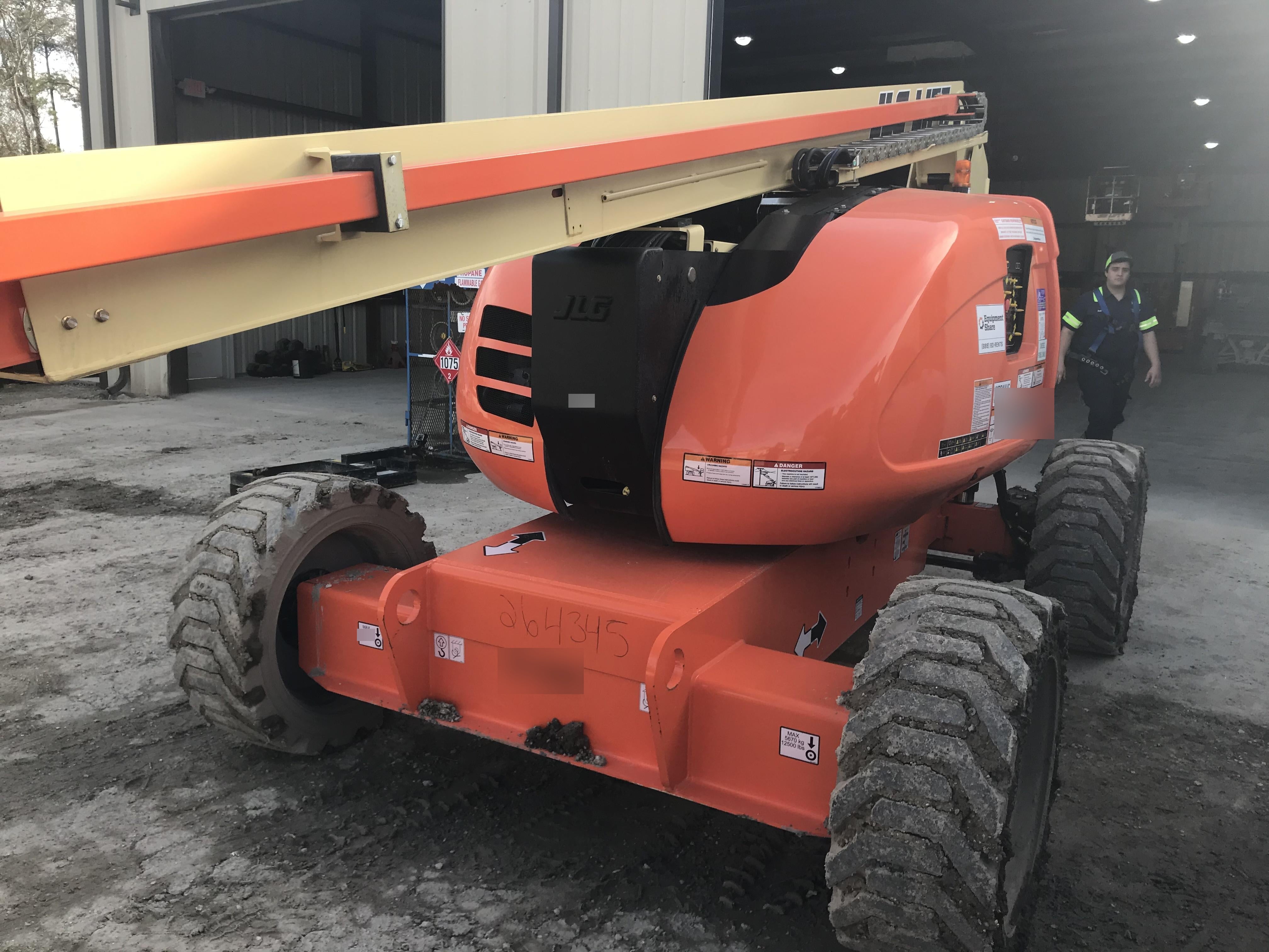 2019 JLG 660SJ