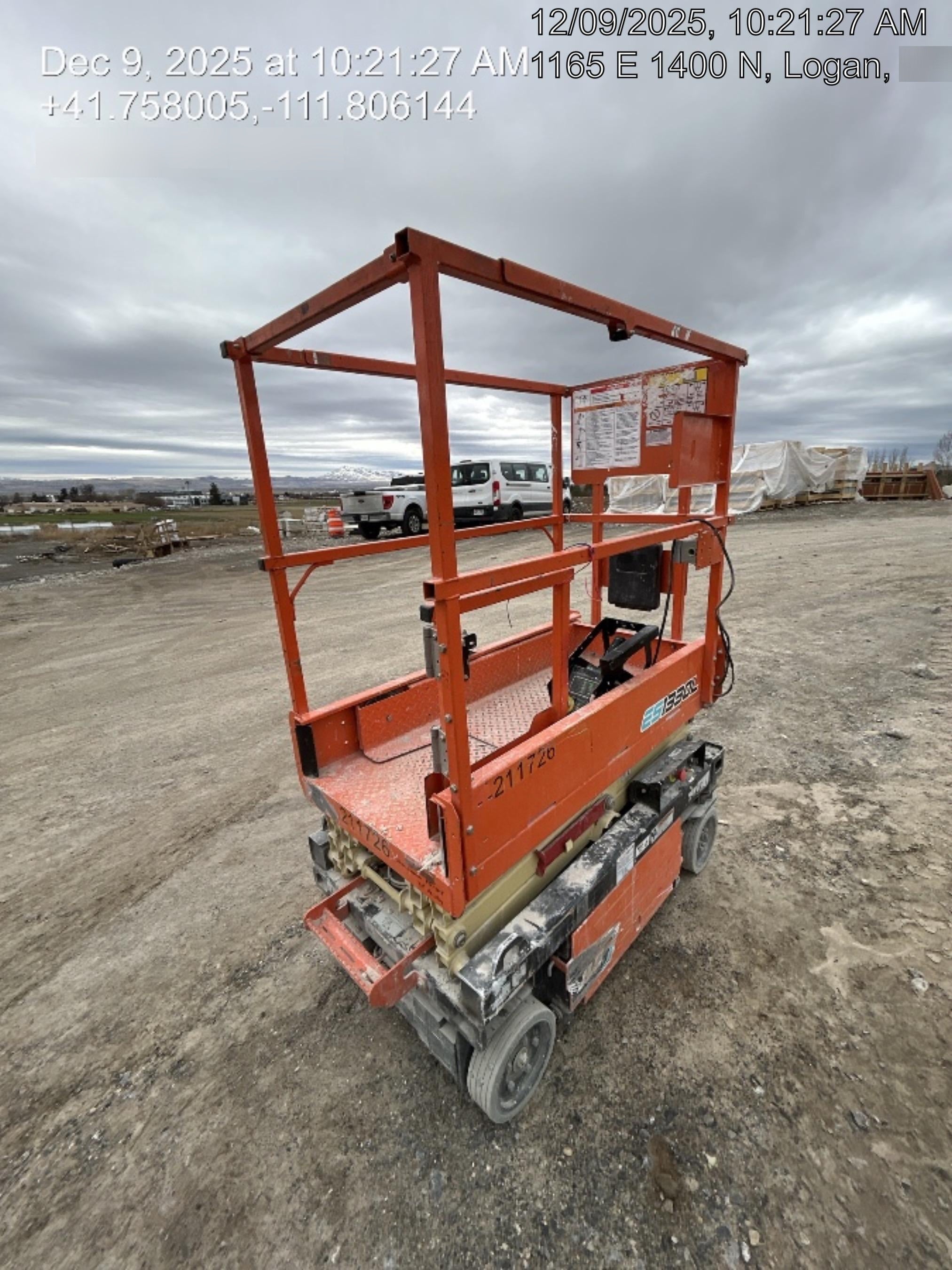 2022 JLG ES1330L