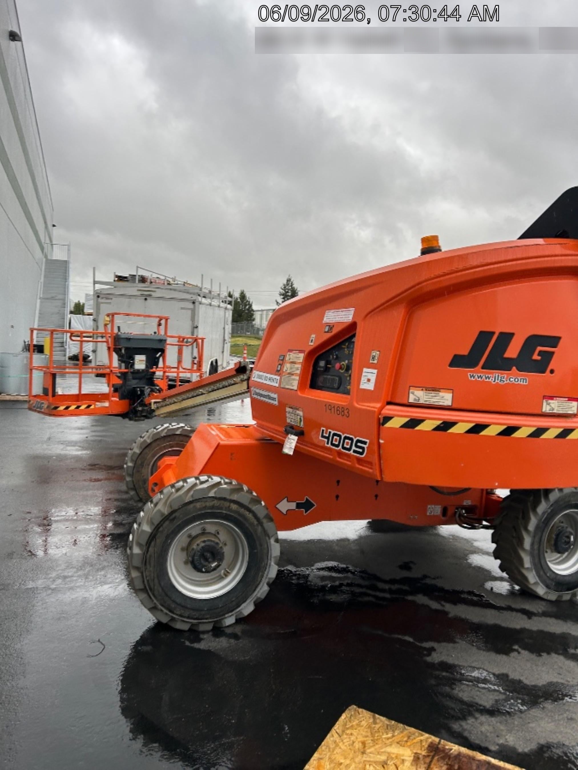 2021 JLG 400S