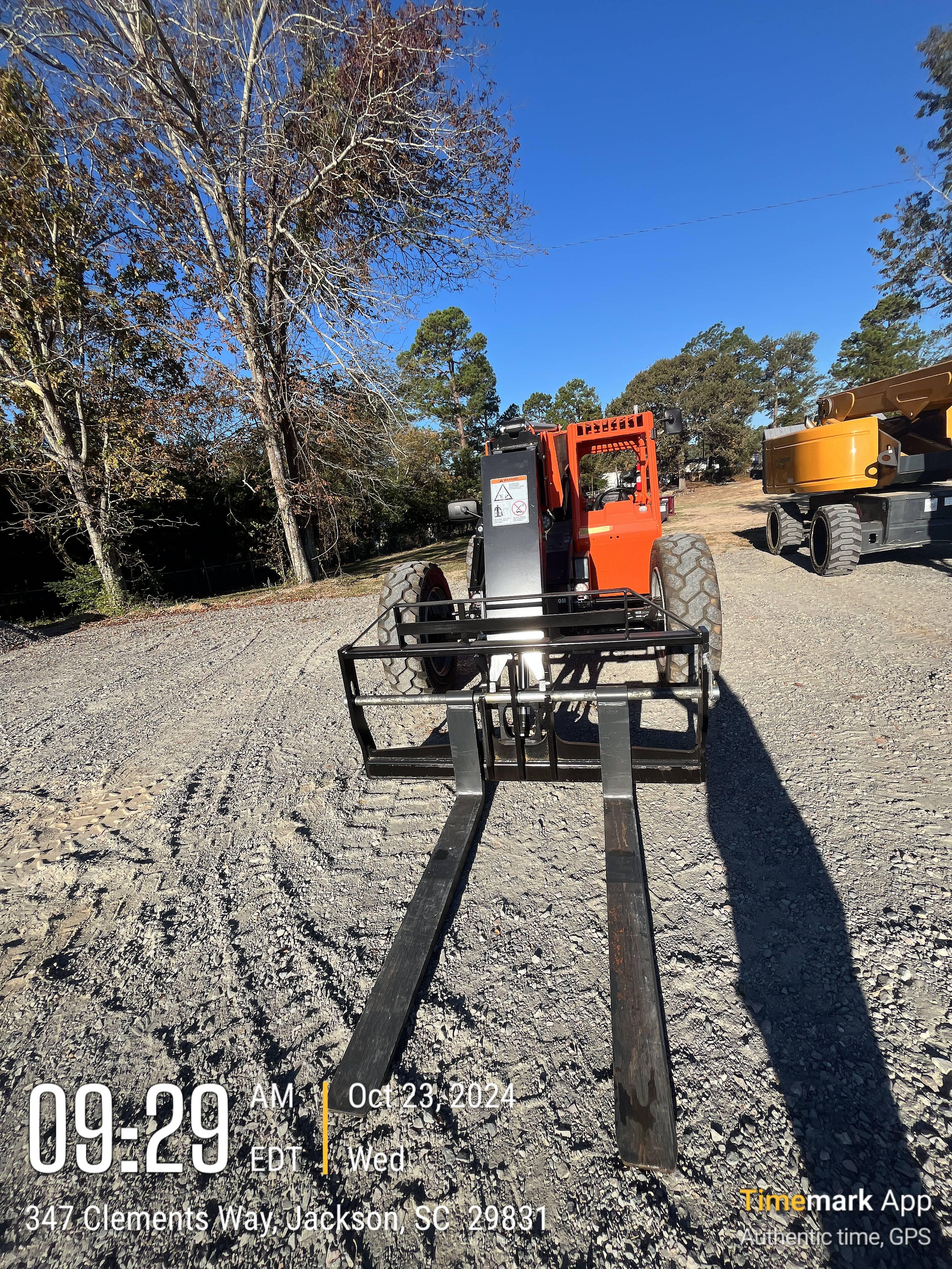 2024 SKYTRAK 8042