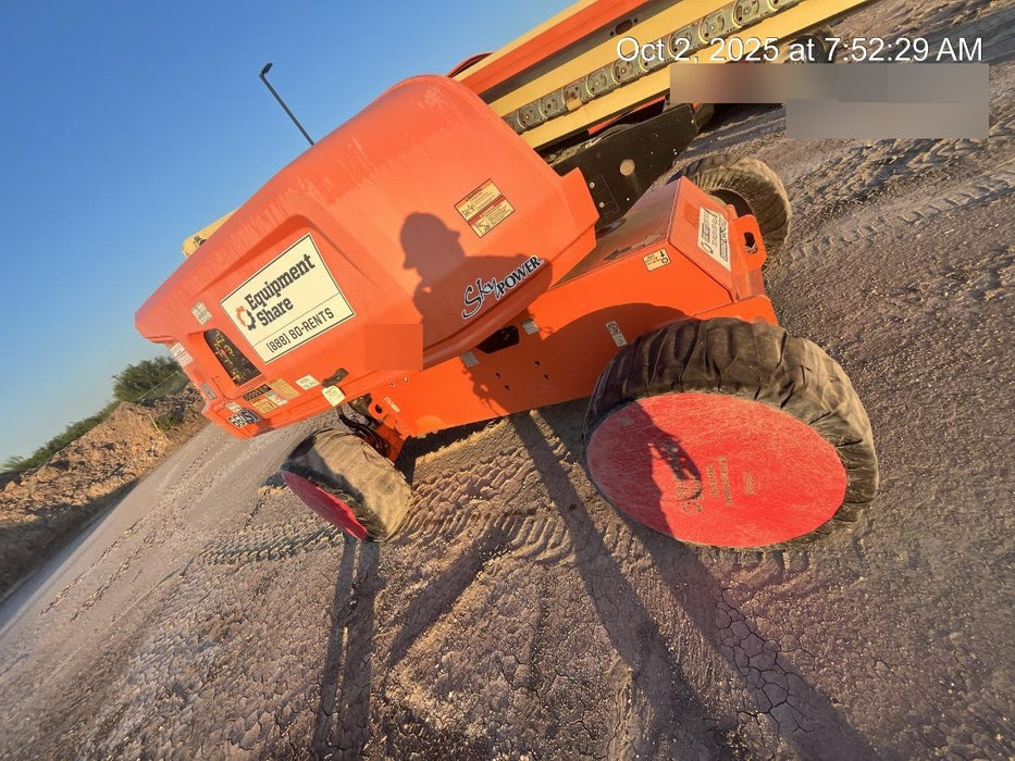 2019 JLG 660SJ