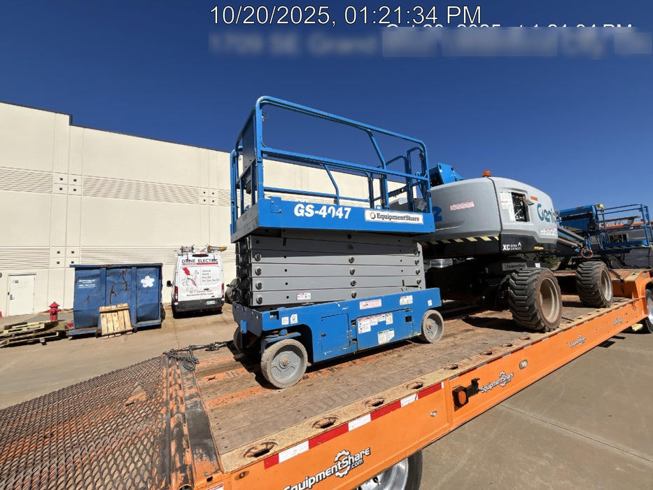 2019 Genie GS-4047 Folding rails with half height swing gate