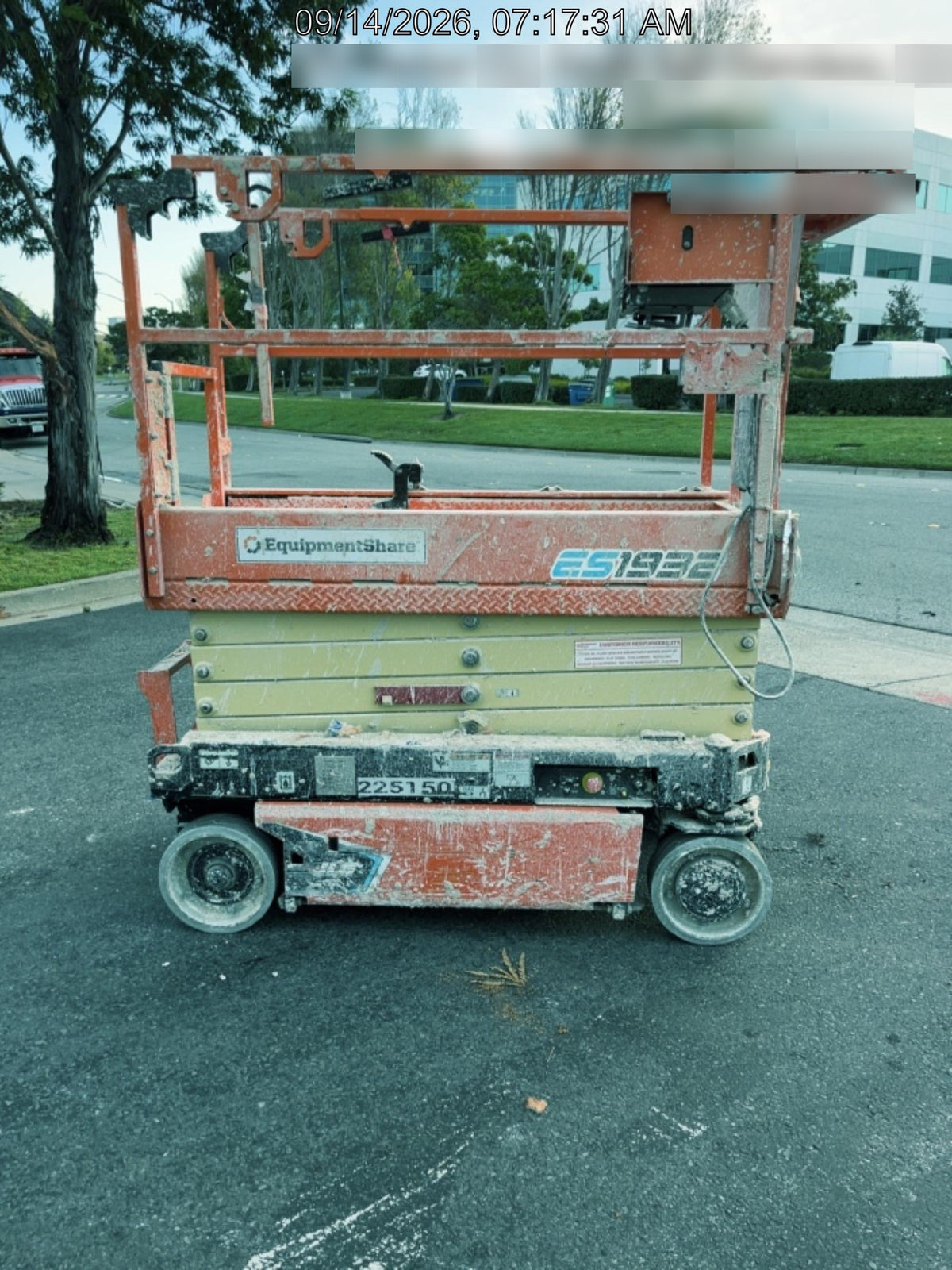 2022 JLG ES1932