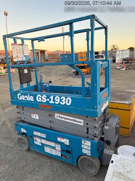 2020 Genie GS-1930 Solid Non Marking Tires, Beacon, Folding rails with half height swing gate, 800W Inverter