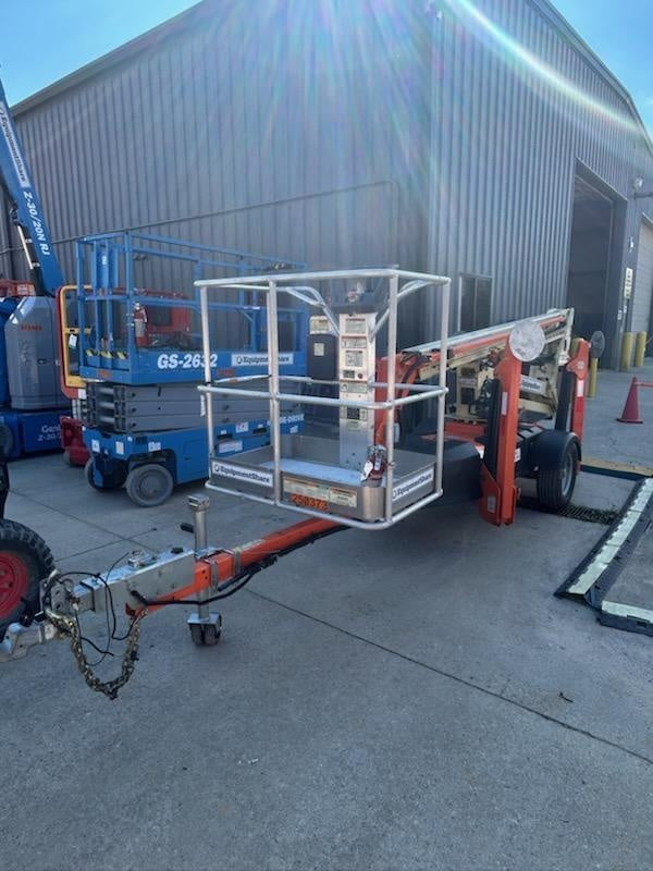 2022 JLG T350