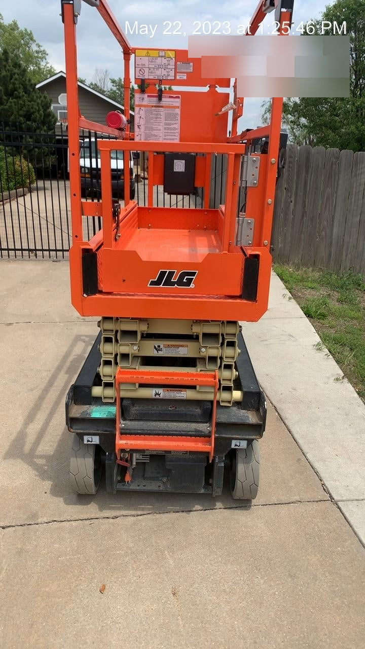 2023 JLG ES1932