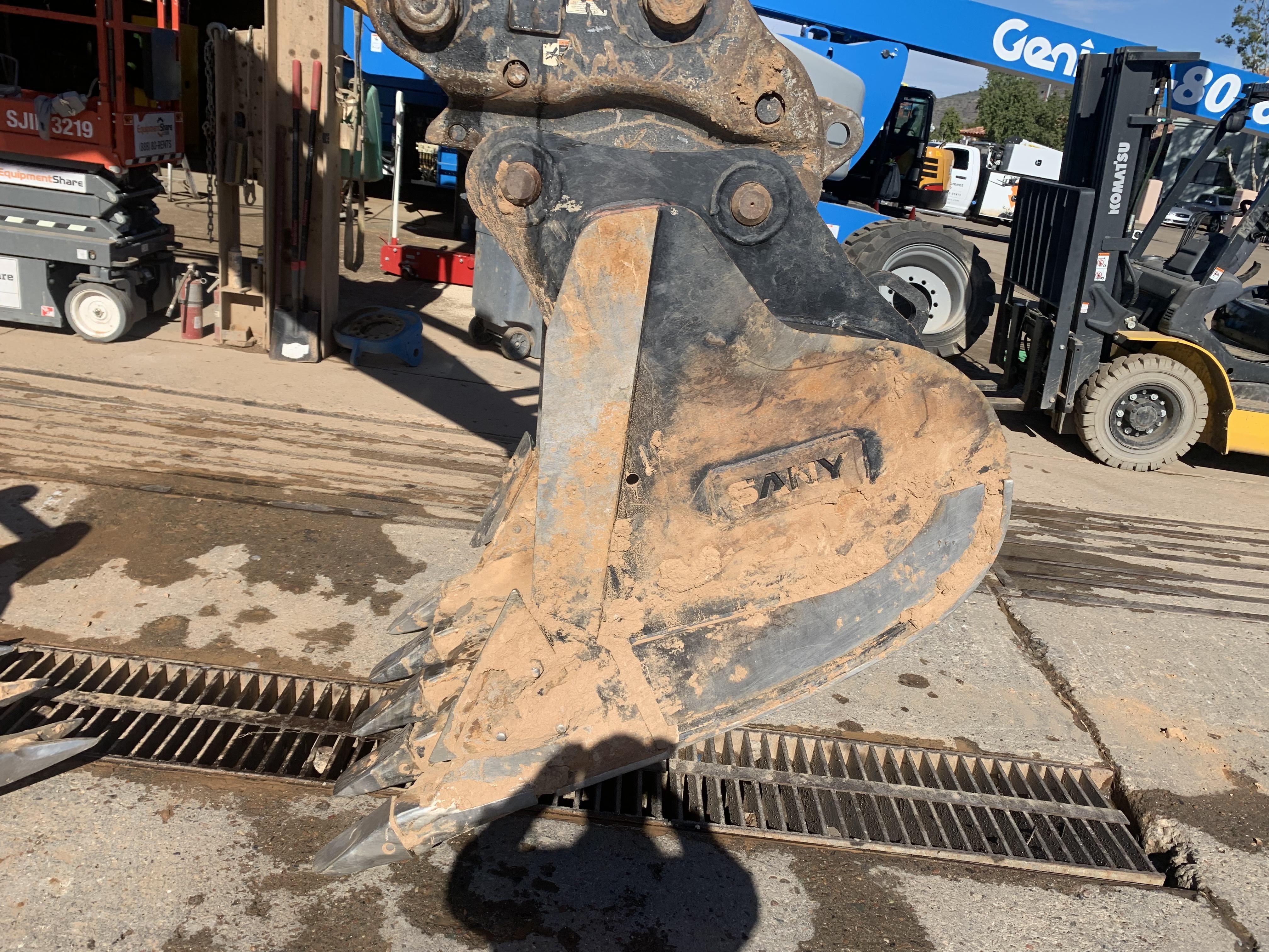 2020 SANY 42" Bucket - Sany