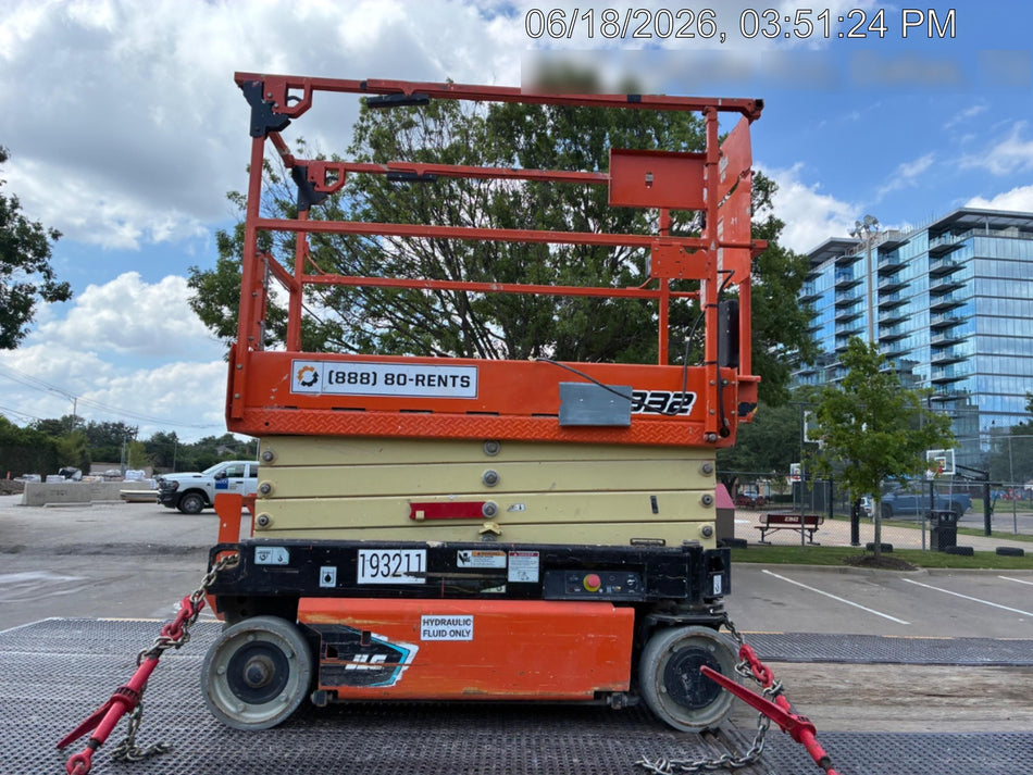 2021 JLG ES1932