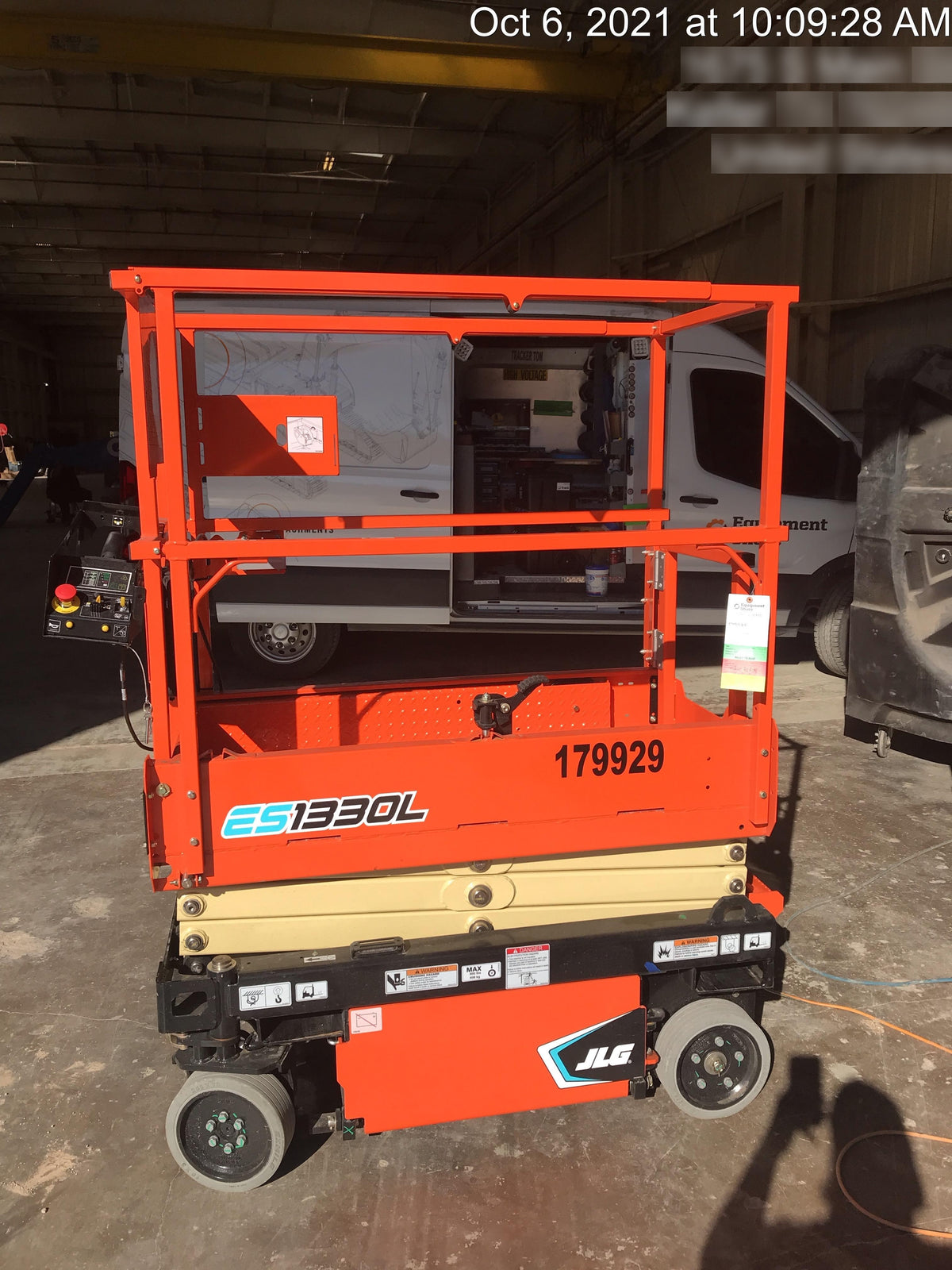 2021 JLG ES1330L