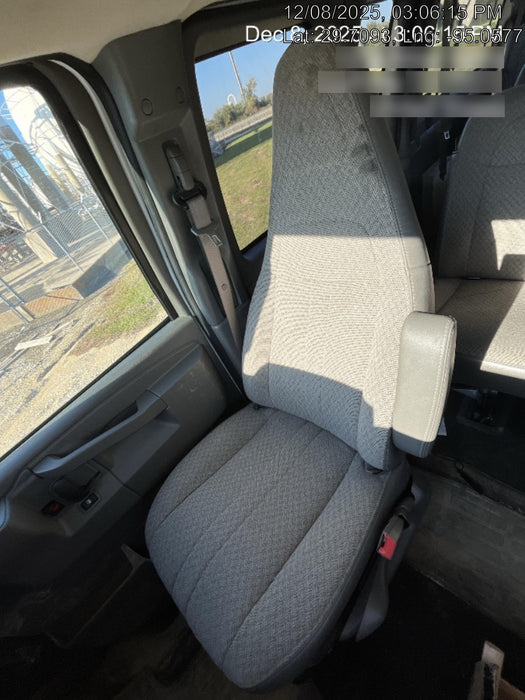 2025 CHEVROLET Express Van - Rental